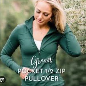 Zyia forest green sweater
